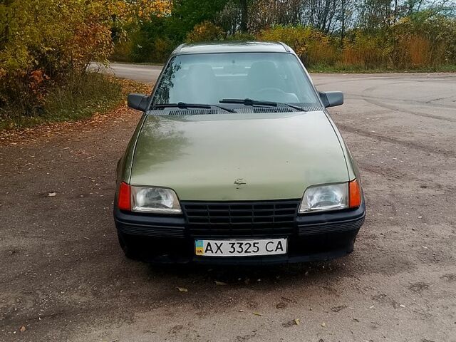 Опель Кадет, объемом двигателя 1.6 л и пробегом 0 тыс. км за 500 $, фото 4 на Automoto.ua