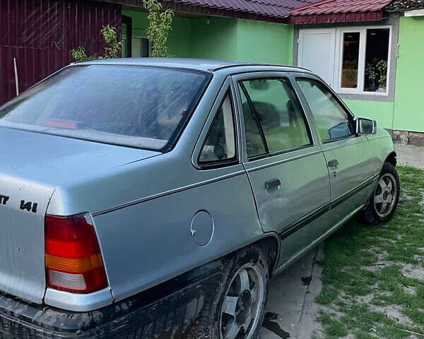Опель Кадет, объемом двигателя 1.4 л и пробегом 76 тыс. км за 1000 $, фото 1 на Automoto.ua