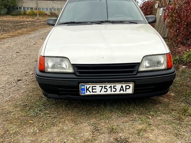 Опель Кадет, объемом двигателя 1.4 л и пробегом 0 тыс. км за 1400 $, фото 2 на Automoto.ua