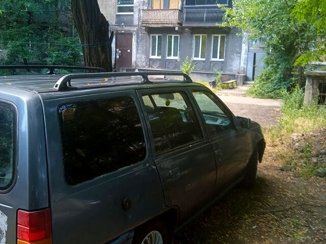 Опель Кадет, объемом двигателя 1.3 л и пробегом 0 тыс. км за 710 $, фото 2 на Automoto.ua