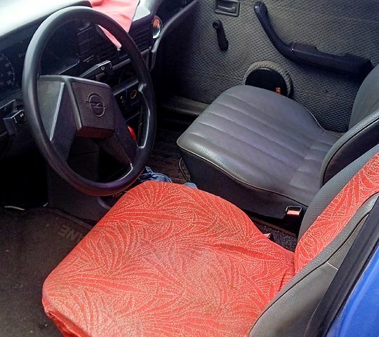 Опель Кадет, объемом двигателя 1.5 л и пробегом 123 тыс. км за 550 $, фото 4 на Automoto.ua