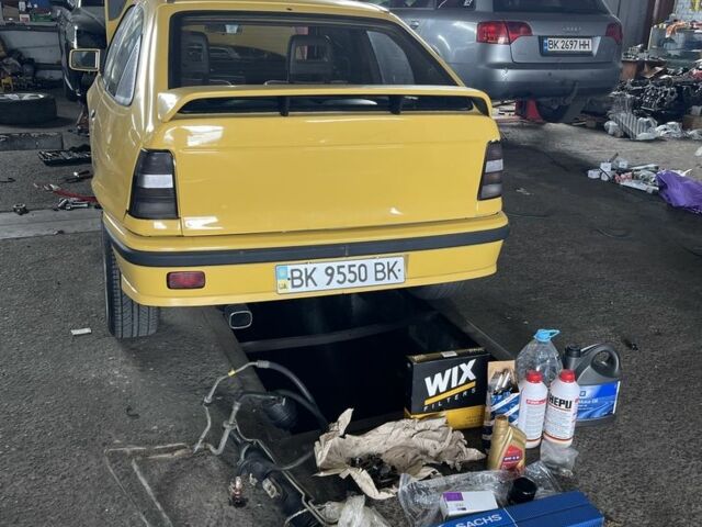 Жовтий Опель Кадет, об'ємом двигуна 1.6 л та пробігом 300 тис. км за 1400 $, фото 19 на Automoto.ua