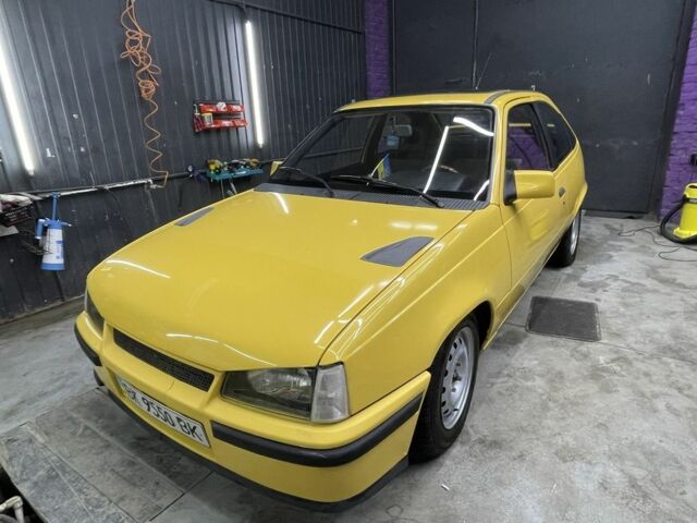 Жовтий Опель Кадет, об'ємом двигуна 1.6 л та пробігом 300 тис. км за 1400 $, фото 2 на Automoto.ua