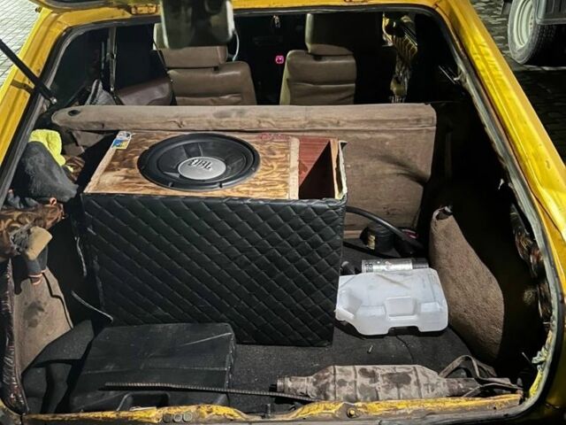 Желтый Опель Кадет, объемом двигателя 1.3 л и пробегом 1000 тыс. км за 828 $, фото 6 на Automoto.ua