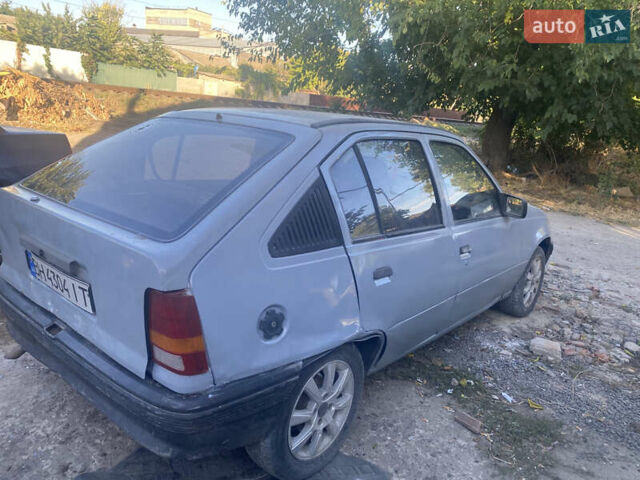 Серый Опель Кадет, объемом двигателя 1.6 л и пробегом 300 тыс. км за 700 $, фото 3 на Automoto.ua