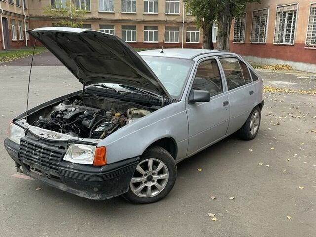 Серый Опель Кадет, объемом двигателя 1.6 л и пробегом 2 тыс. км за 713 $, фото 3 на Automoto.ua