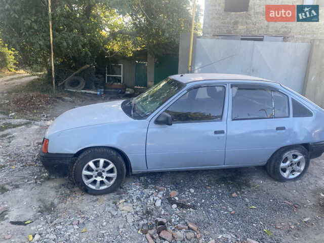 Серый Опель Кадет, объемом двигателя 1.6 л и пробегом 300 тыс. км за 700 $, фото 2 на Automoto.ua