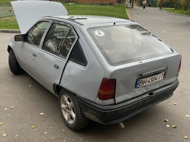 Серый Опель Кадет, объемом двигателя 1.6 л и пробегом 2 тыс. км за 713 $, фото 2 на Automoto.ua