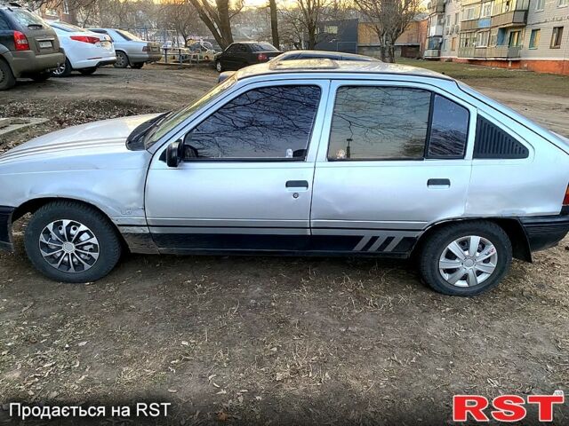 Сірий Опель Кадет, об'ємом двигуна 13 л та пробігом 300 тис. км за 720 $, фото 1 на Automoto.ua