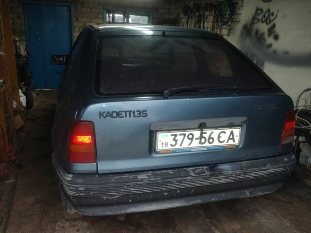 Сірий Опель Кадет, об'ємом двигуна 1.6 л та пробігом 300 тис. км за 355 $, фото 1 на Automoto.ua