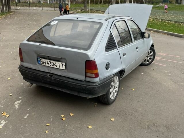 Серый Опель Кадет, объемом двигателя 1.6 л и пробегом 2 тыс. км за 713 $, фото 1 на Automoto.ua