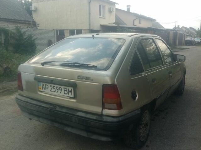 Серый Опель Кадет, объемом двигателя 1.6 л и пробегом 100 тыс. км за 500 $, фото 1 на Automoto.ua