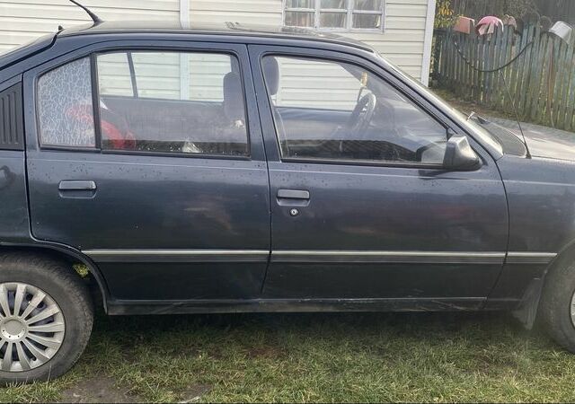 Серый Опель Кадет, объемом двигателя 1.6 л и пробегом 235 тыс. км за 1100 $, фото 4 на Automoto.ua