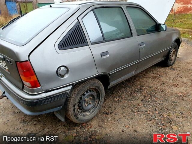 Серый Опель Кадет, объемом двигателя 1.4 л и пробегом 0 тыс. км за 1300 $, фото 4 на Automoto.ua