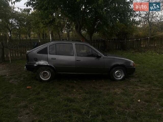 Серый Опель Кадет, объемом двигателя 1.3 л и пробегом 120 тыс. км за 154 $, фото 1 на Automoto.ua