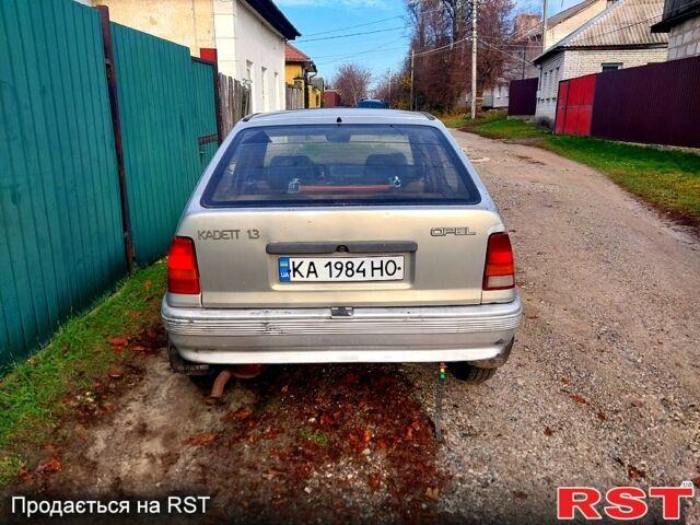 Серый Опель Кадет, объемом двигателя 1.3 л и пробегом 0 тыс. км за 800 $, фото 4 на Automoto.ua