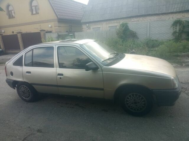 Серый Опель Кадет, объемом двигателя 1.6 л и пробегом 100 тыс. км за 500 $, фото 2 на Automoto.ua