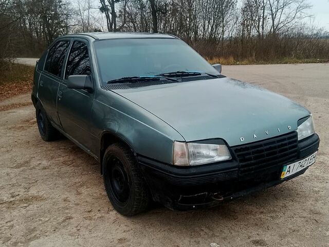 Сірий Опель Кадет, об'ємом двигуна 1.3 л та пробігом 386 тис. км за 710 $, фото 2 на Automoto.ua