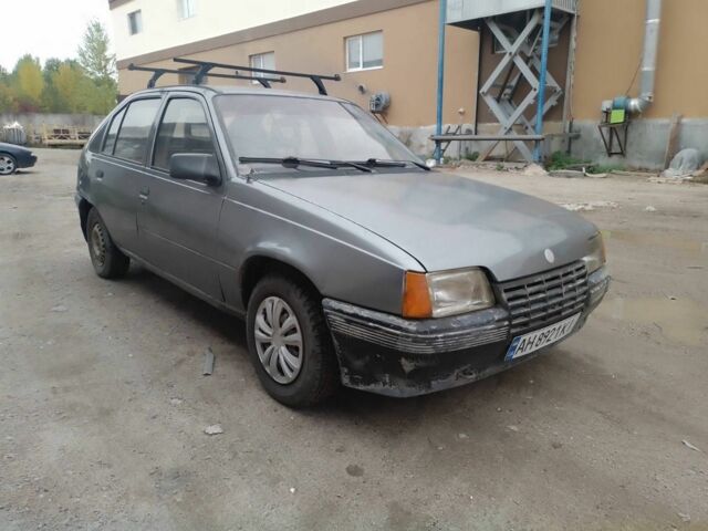 Серый Опель Кадет, объемом двигателя 1.3 л и пробегом 50 тыс. км за 630 $, фото 2 на Automoto.ua