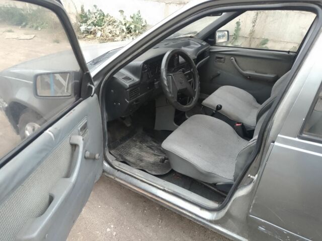 Серый Опель Кадет, объемом двигателя 1.3 л и пробегом 50 тыс. км за 630 $, фото 10 на Automoto.ua