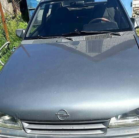 Серый Опель Кадет, объемом двигателя 1.3 л и пробегом 300 тыс. км за 1000 $, фото 4 на Automoto.ua
