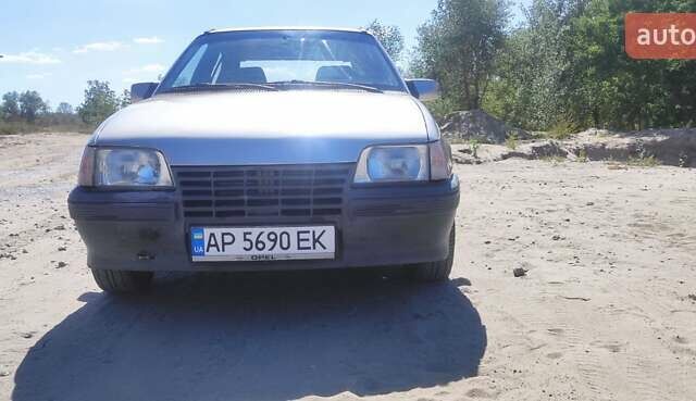 Сірий Опель Кадет, об'ємом двигуна 1.3 л та пробігом 170 тис. км за 1200 $, фото 7 на Automoto.ua