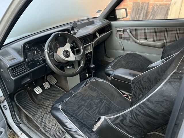 Сірий Опель Кадет, об'ємом двигуна 1.6 л та пробігом 999 тис. км за 650 $, фото 6 на Automoto.ua