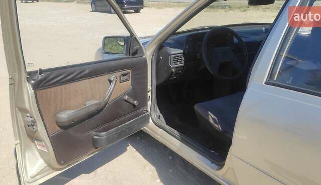 Сірий Опель Кадет, об'ємом двигуна 1.3 л та пробігом 170 тис. км за 1200 $, фото 9 на Automoto.ua