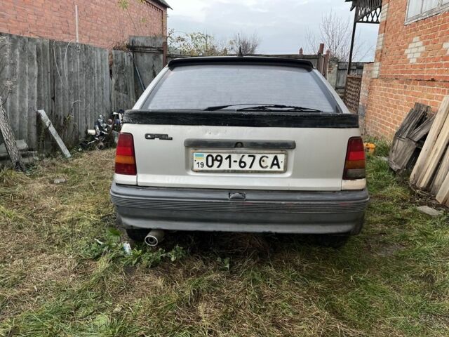 Сірий Опель Кадет, об'ємом двигуна 1.6 л та пробігом 999 тис. км за 650 $, фото 1 на Automoto.ua