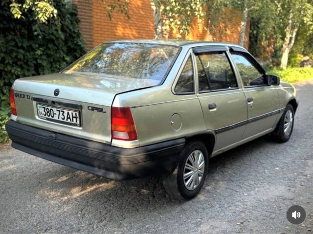 Сірий Опель Кадет, об'ємом двигуна 1.3 л та пробігом 3 тис. км за 1000 $, фото 2 на Automoto.ua