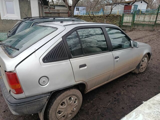 Серый Опель Кадет, объемом двигателя 1.3 л и пробегом 300 тыс. км за 650 $, фото 2 на Automoto.ua