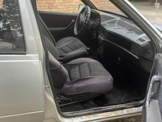 Серый Опель Кадет, объемом двигателя 1.6 л и пробегом 3 тыс. км за 700 $, фото 4 на Automoto.ua