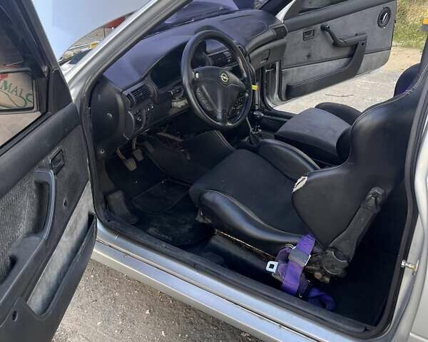 Сірий Опель Кадет, об'ємом двигуна 2 л та пробігом 160 тис. км за 2600 $, фото 7 на Automoto.ua