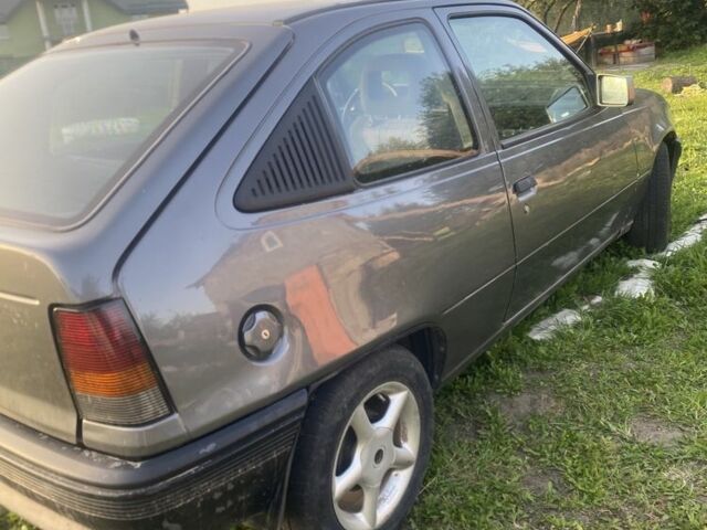 Серый Опель Кадет, объемом двигателя 1.3 л и пробегом 120 тыс. км за 750 $, фото 5 на Automoto.ua