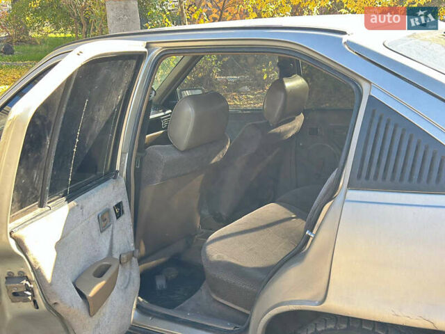 Серый Опель Кадет, объемом двигателя 0 л и пробегом 200 тыс. км за 1400 $, фото 7 на Automoto.ua