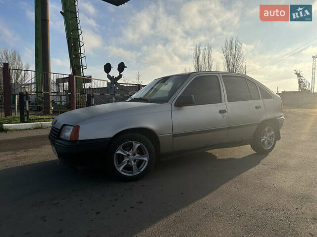 Серый Опель Кадет, объемом двигателя 0 л и пробегом 200 тыс. км за 1400 $, фото 5 на Automoto.ua