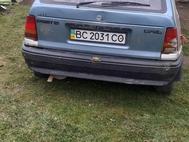 Серый Опель Кадет, объемом двигателя 1.3 л и пробегом 838 тыс. км за 450 $, фото 1 на Automoto.ua