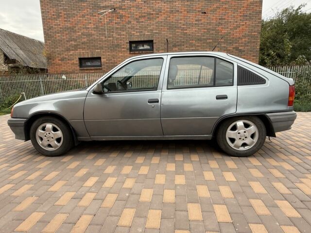 Серый Опель Кадет, объемом двигателя 1.3 л и пробегом 135 тыс. км за 1300 $, фото 6 на Automoto.ua