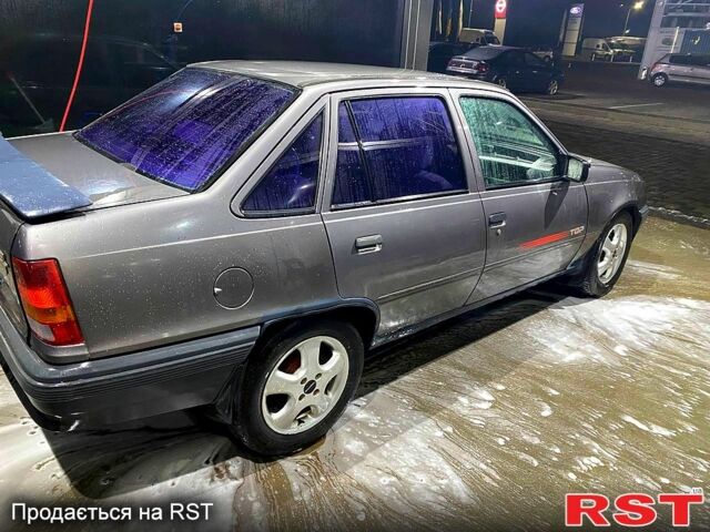 Серый Опель Кадет, объемом двигателя 1.3 л и пробегом 0 тыс. км за 950 $, фото 2 на Automoto.ua