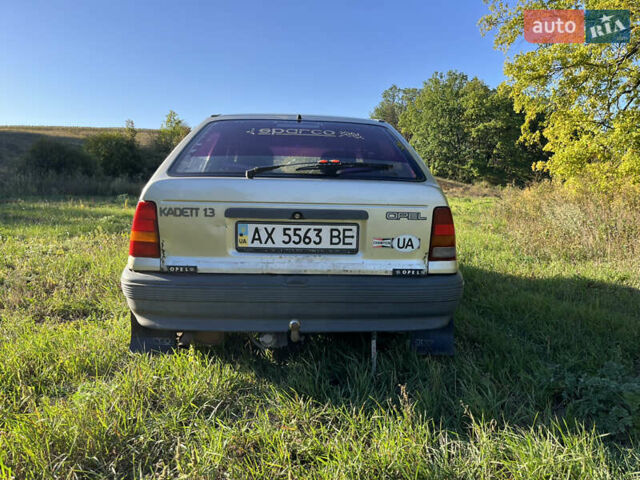 Серый Опель Кадет, объемом двигателя 1.3 л и пробегом 150 тыс. км за 1400 $, фото 12 на Automoto.ua