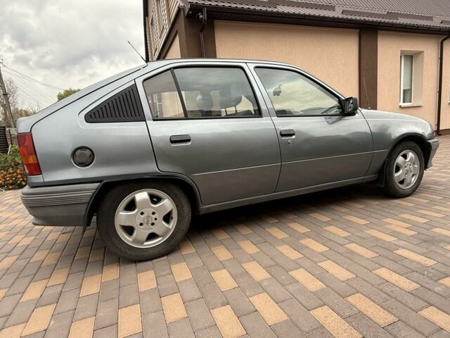 Серый Опель Кадет, объемом двигателя 1.3 л и пробегом 135 тыс. км за 1300 $, фото 3 на Automoto.ua