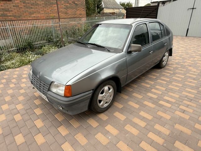 Серый Опель Кадет, объемом двигателя 1.3 л и пробегом 135 тыс. км за 1300 $, фото 5 на Automoto.ua