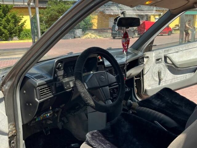Сірий Опель Кадет, об'ємом двигуна 0 л та пробігом 270 тис. км за 461 $, фото 2 на Automoto.ua