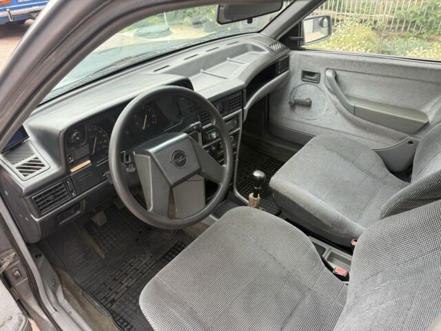 Серый Опель Кадет, объемом двигателя 1.3 л и пробегом 135 тыс. км за 1300 $, фото 8 на Automoto.ua