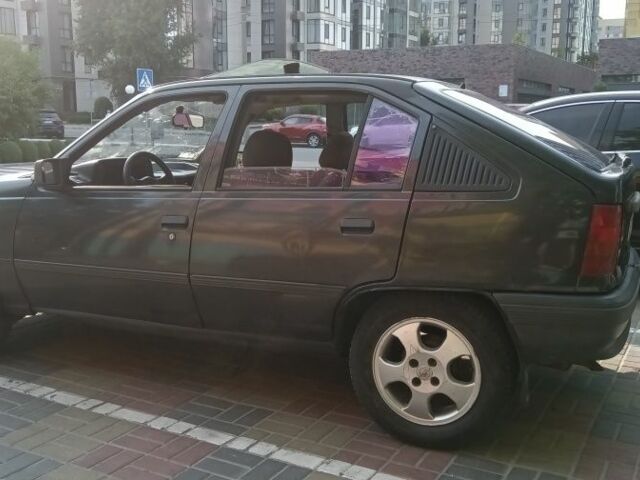 Сірий Опель Кадет, об'ємом двигуна 1.6 л та пробігом 9 тис. км за 971 $, фото 3 на Automoto.ua