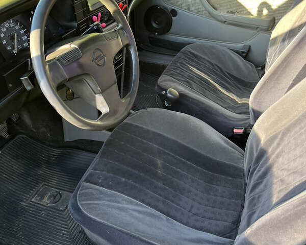 Серый Опель Кадет, объемом двигателя 1.3 л и пробегом 150 тыс. км за 1400 $, фото 23 на Automoto.ua