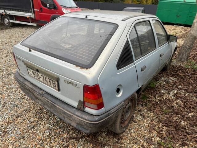 Серый Опель Кадет, объемом двигателя 1.3 л и пробегом 300 тыс. км за 300 $, фото 2 на Automoto.ua