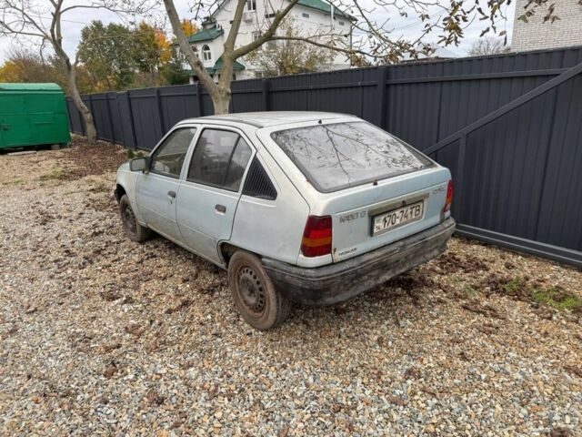 Серый Опель Кадет, объемом двигателя 1.3 л и пробегом 300 тыс. км за 300 $, фото 1 на Automoto.ua