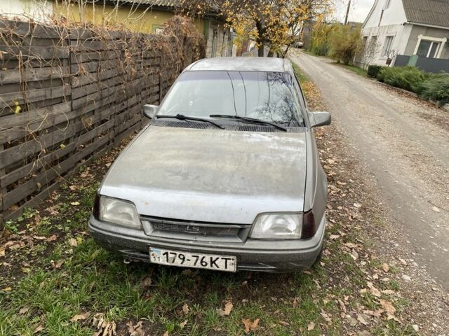 Сірий Опель Кадет, об'ємом двигуна 1.6 л та пробігом 999 тис. км за 595 $, фото 1 на Automoto.ua