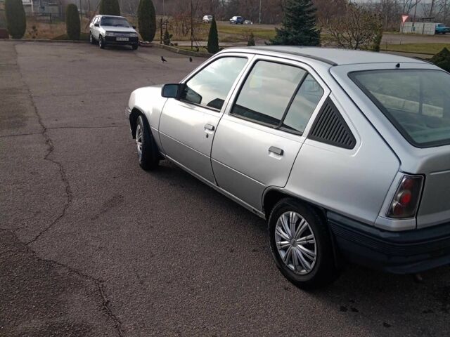 Серый Опель Кадет, объемом двигателя 1.4 л и пробегом 3 тыс. км за 850 $, фото 3 на Automoto.ua